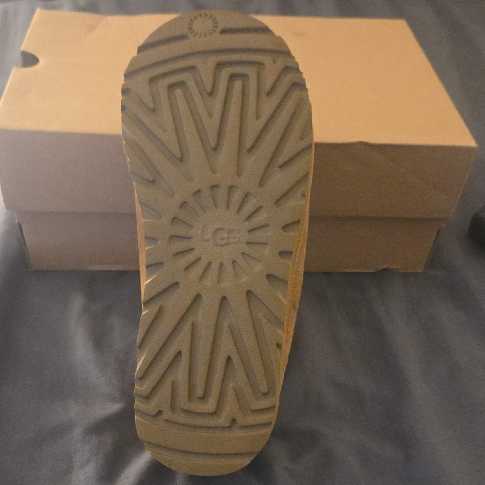 UGG Brown Slippers with Tan Sole - Picture 8 of 10